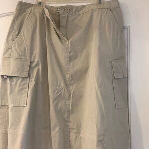 Tommy Hilfiger Kahki size 16 skirt with pockets